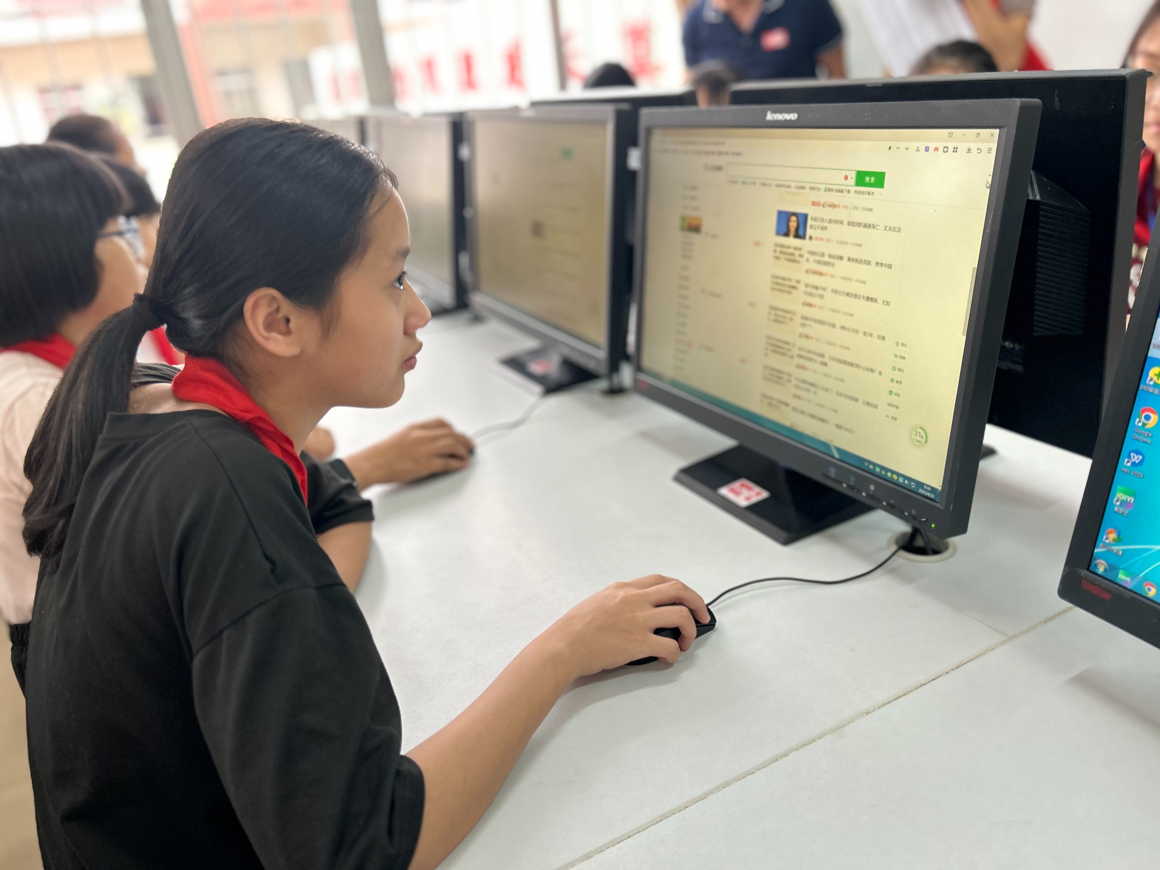 第一百二十七至一百二十八期“綠色愛(ài)心電腦教室”標(biāo)準(zhǔn)電腦41套（廣東順德農(nóng)村商業(yè)銀行股份有限公司）